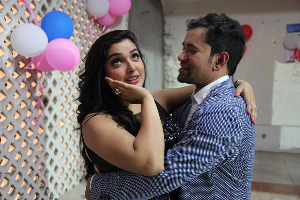 Bhojpuri star Amrapali Dubey says I love you to Nirahua video goes viral