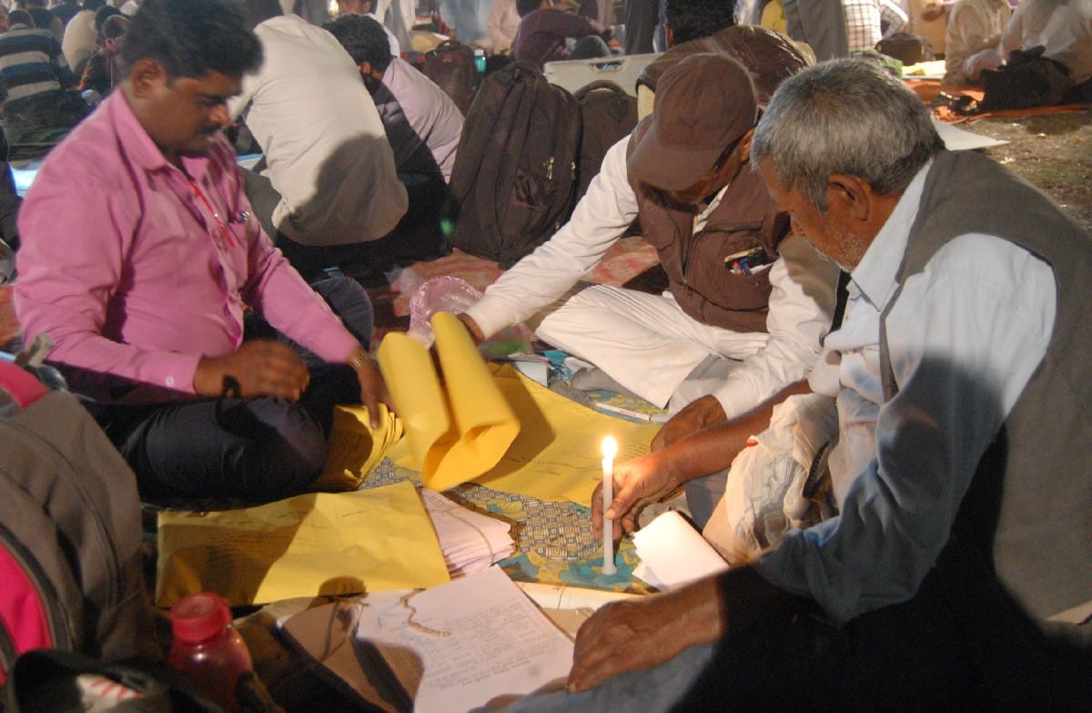 Many booths EVMs malfunctioning voting halted