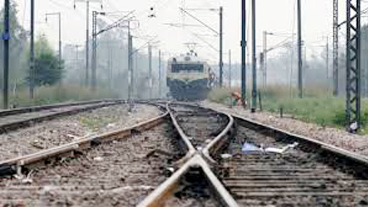 piece of iron on track reversing left mahananda train
