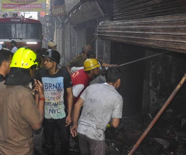 Fire breaks out in Lucknow aminabad market