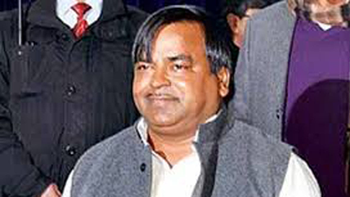 Rape Accussed Minsiter of UP gayateri Prajapati may surrender