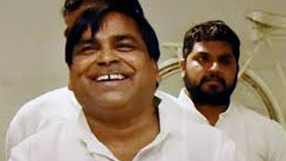  officers who helped gayatri prajapati to be face problems in new BJP govt.