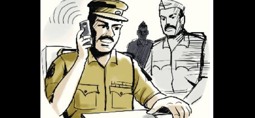 beware in train woth grp in civil dress