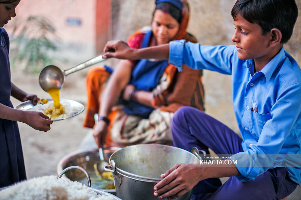Leave school before the mid-day meal eaten by the children will know whether or not