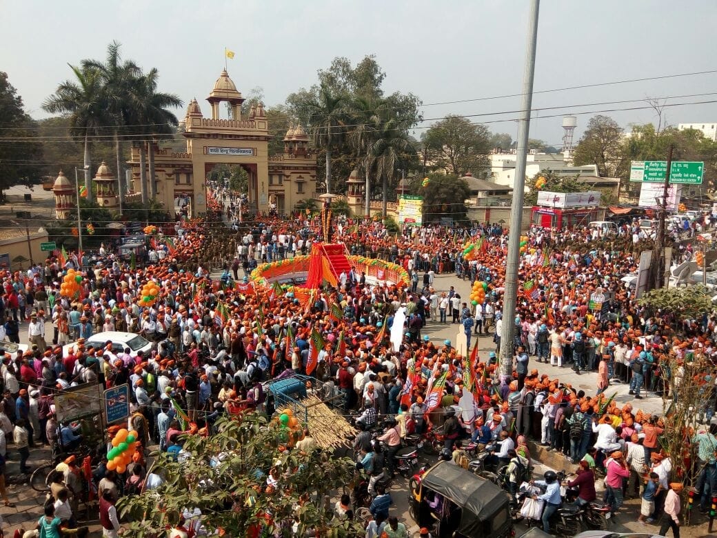 pm modi visist varanasi, public enjoy his road shaow