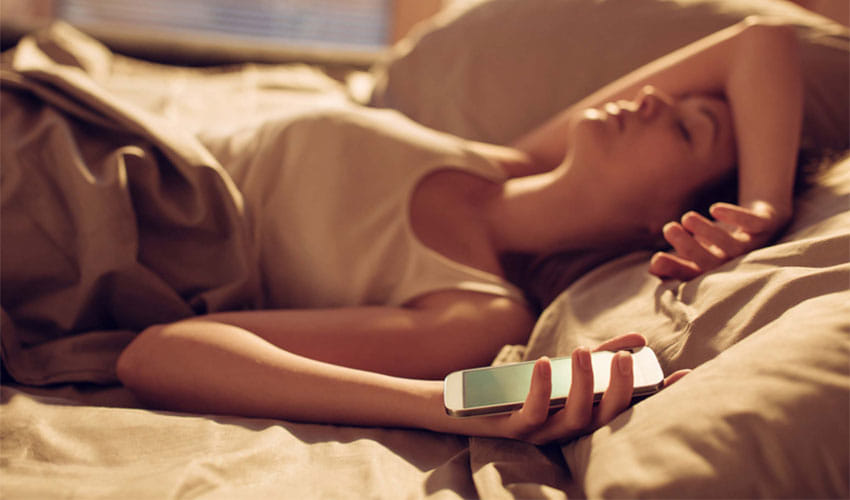 Don't Keep These Things With Yourself While Sleeping