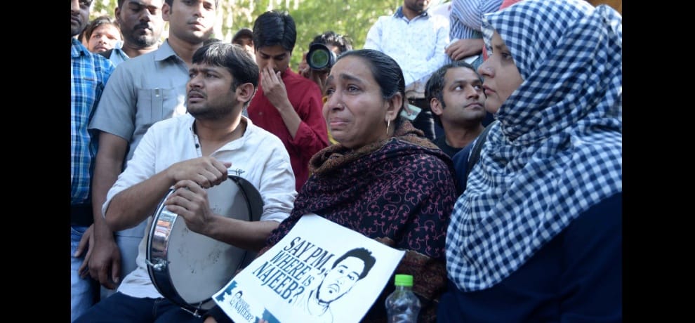 Gunje independence slogans, the missing student's mother and sister also reached Najib