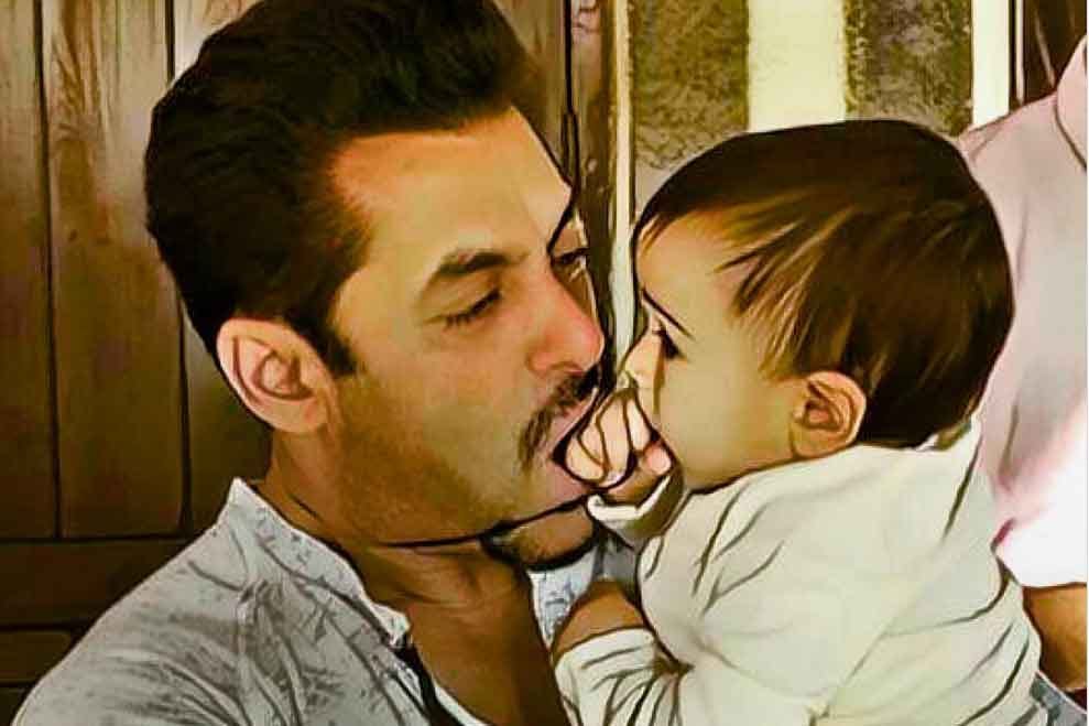 Salman with nephew Ahil Sharma redefine cuteness in this pic