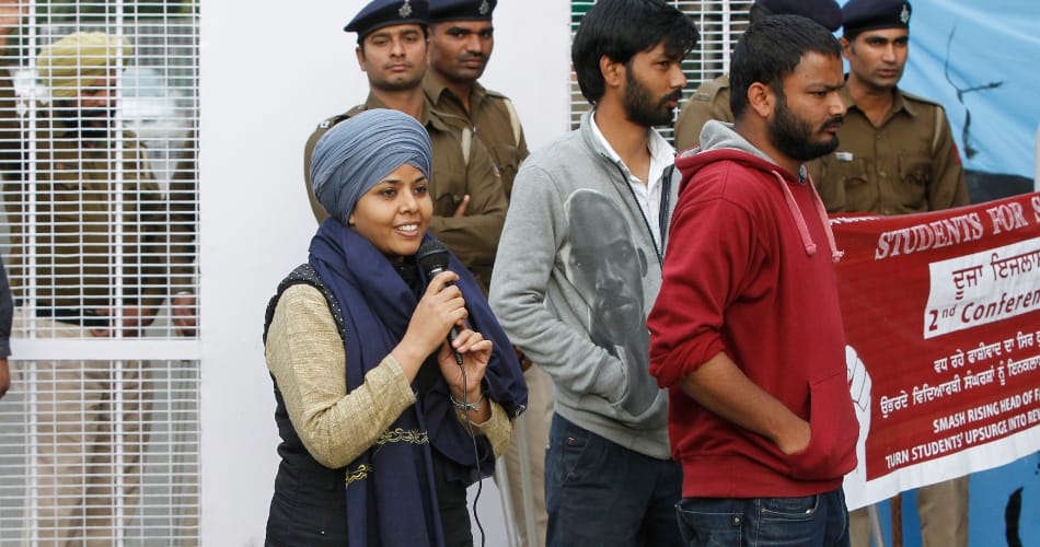 seema azad address pu students, SFS protest at PU