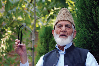 Jammu-Kashmir government ignored the regulations of job to get job of separatist grandson