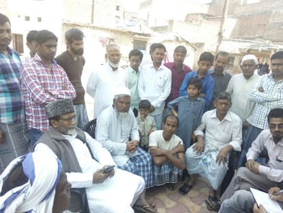 no political party is paying head on weavers plight