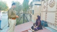 fatehabad, women protest,  her house,   harayana