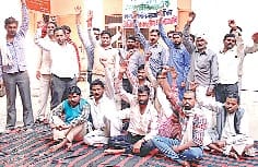nagar panchayat karmiyon ki hadtal shuru