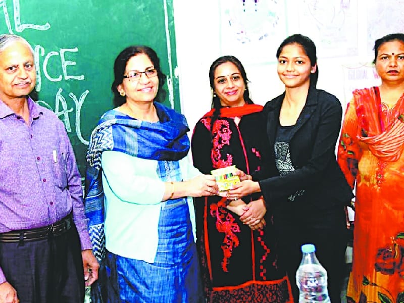 Shaheed Udham Singh Government College, Science Day. Poster making and quiz competition, Sangrur