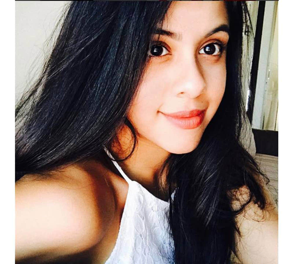 mithun chakraborty glamrous daughter dishani photos viral