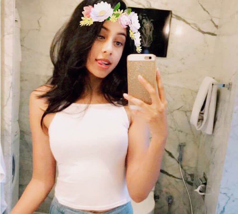 mithun chakraborty glamrous daughter dishani photos viral