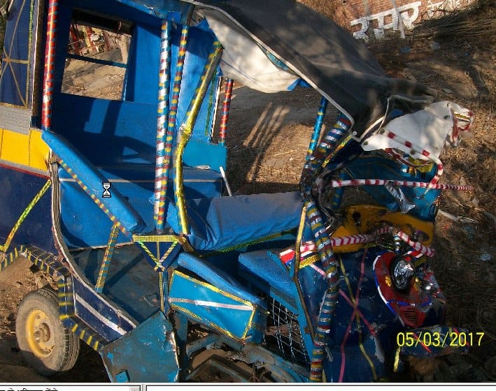 Tempo driver of the truck collision killed, one injured