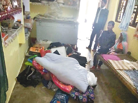 Deserted house, stealing cash and jewelry
