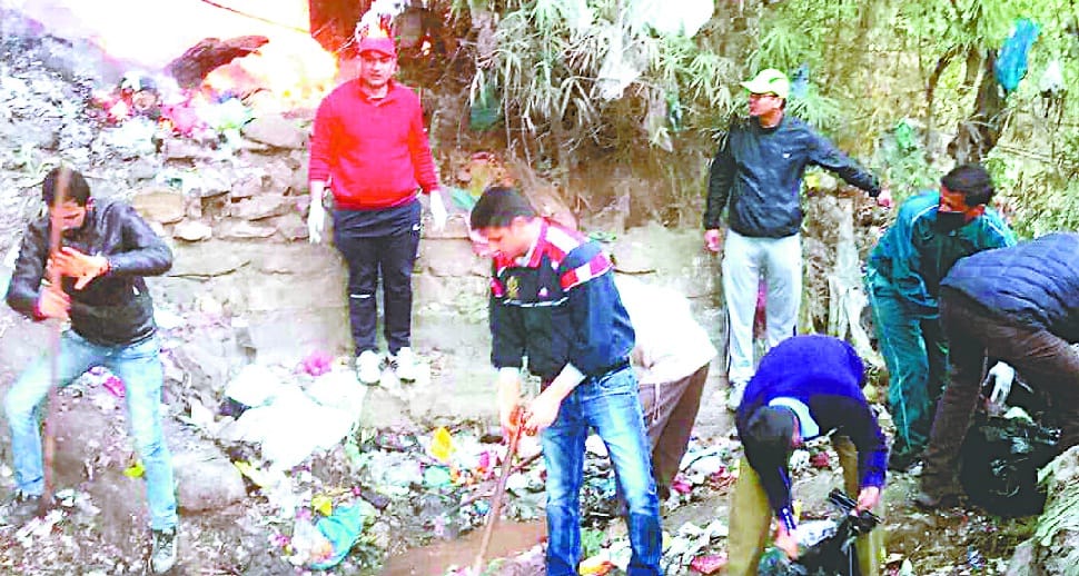 DM launches cleanliness drive in the Bhagirathi valley