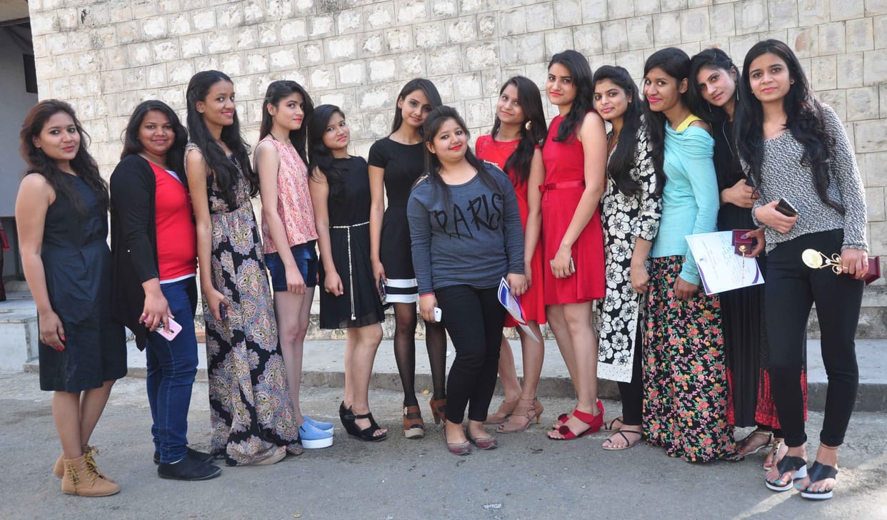  beauty contest in Women Polytechnic College