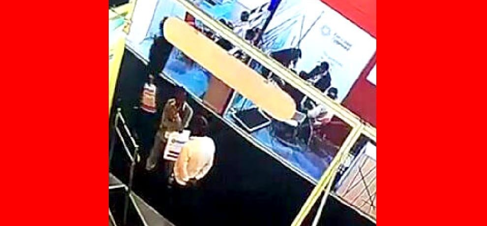 Shirt hidden in a bag and took the Chinese citizen, revealed CCTV