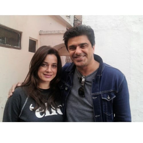 actor sameer soni with wife neelam at in laws home nadaun Himachal pradesh