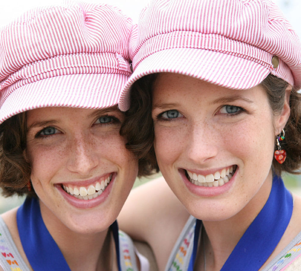 how to recognize twins