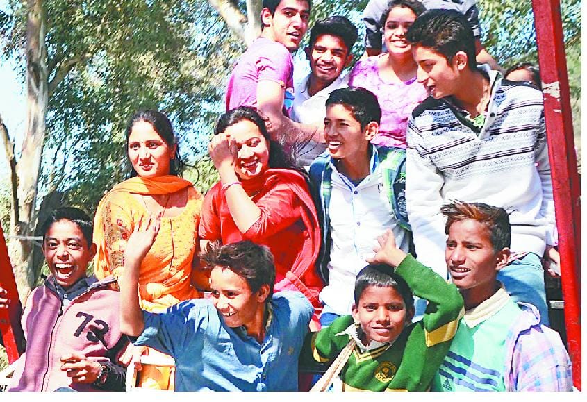 seventy five lakh income in saras mela