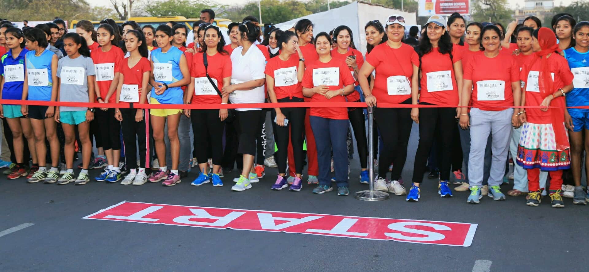 woman marathon in jaipur for a social message