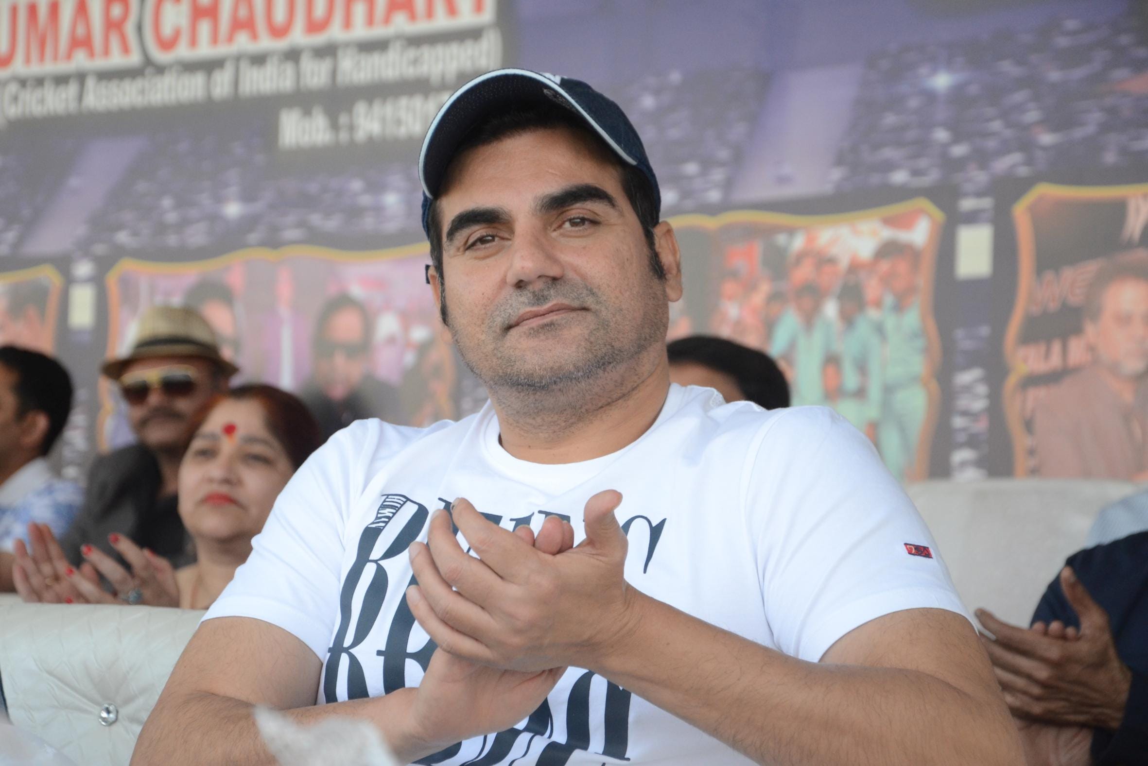 actor arbaaz khan and jimmy shergill visited blind cricket in lucknow