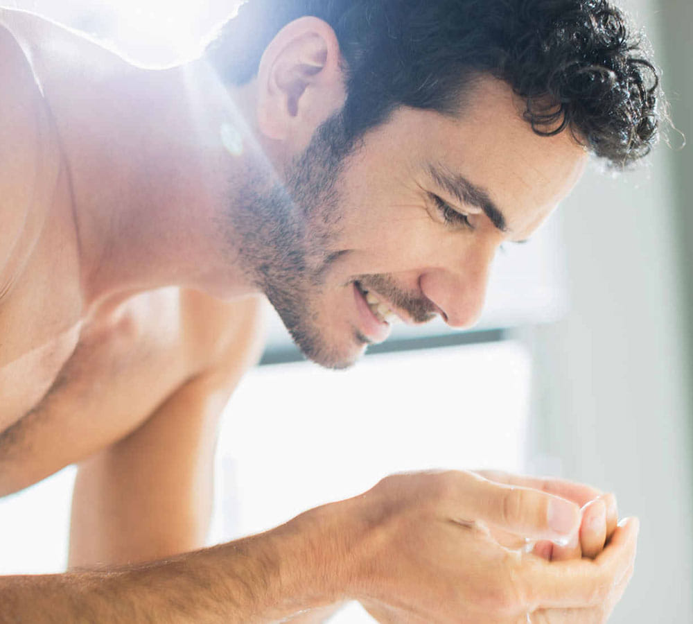 these five mistakes while taking bath can cause skin related problems 