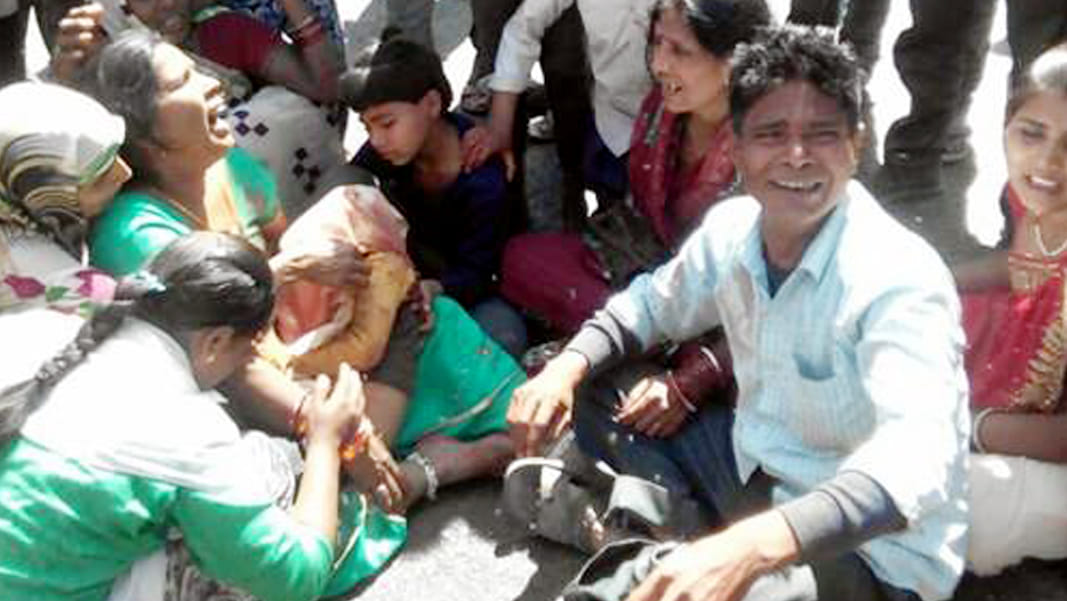child was killed in accident family members blocked highway