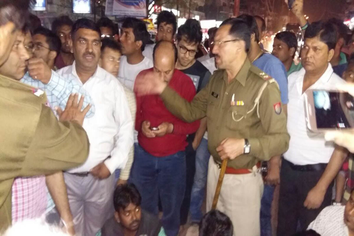 Dbangon prevented from entering the business carried on by the Society of Fire, Hungama