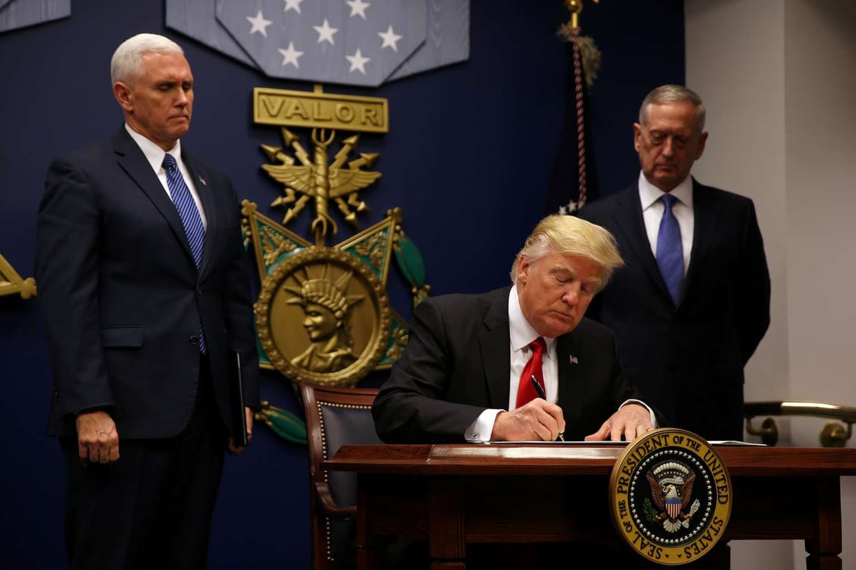  Donald Trump to sign executive order to reverse Obama's climate policies