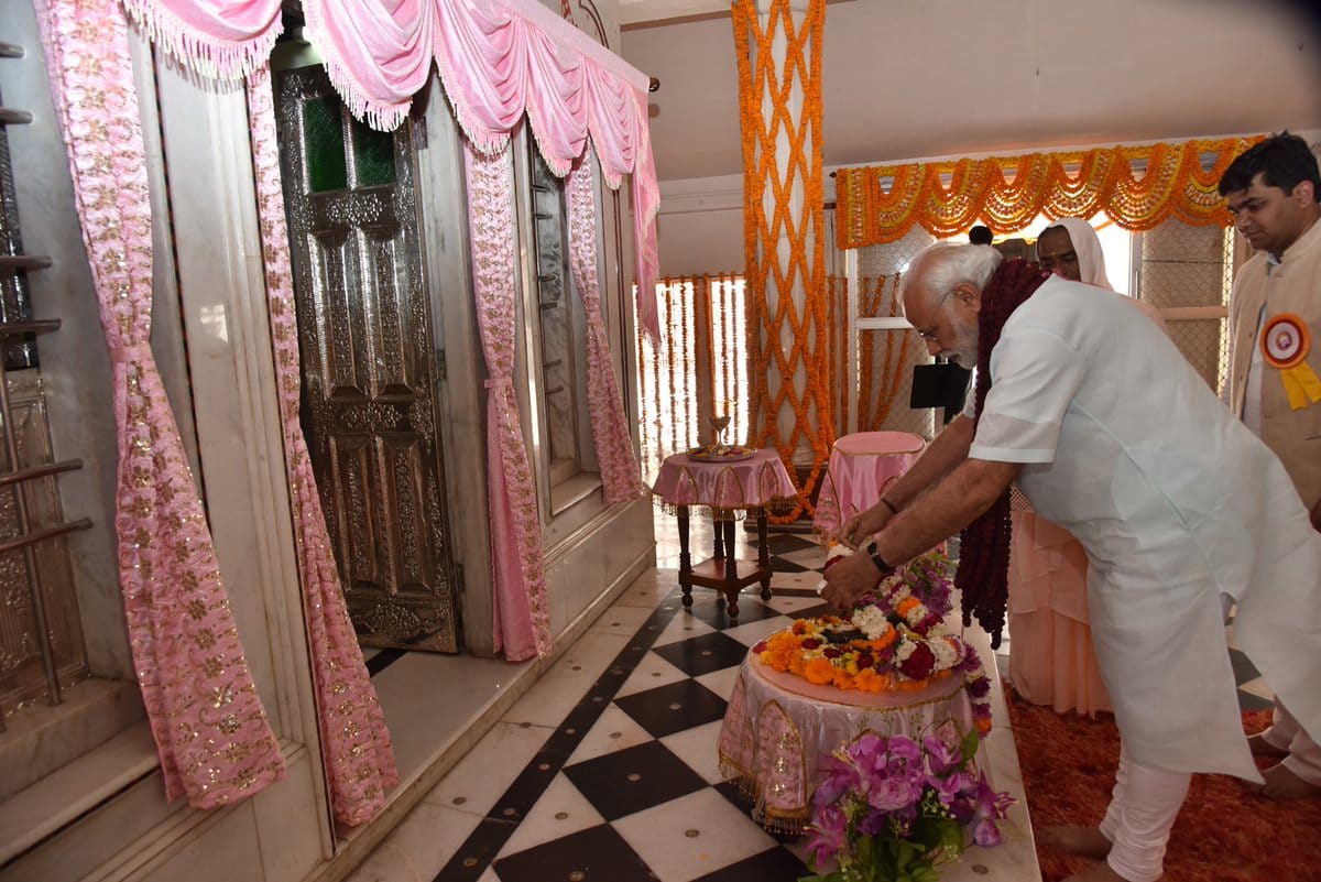 see the photos  pm modi visit varanasi third day for election campaign