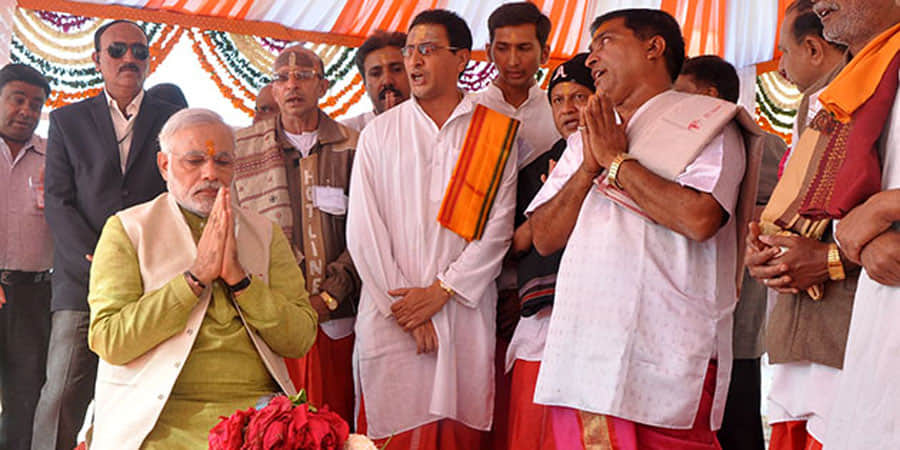 why pm modi is far ahead from akhilesh yadav, mayawati and rahul gandhi in up election 