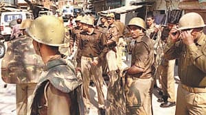 Former pradhan uncle nephew hostage, beaten car smashed, mobile China