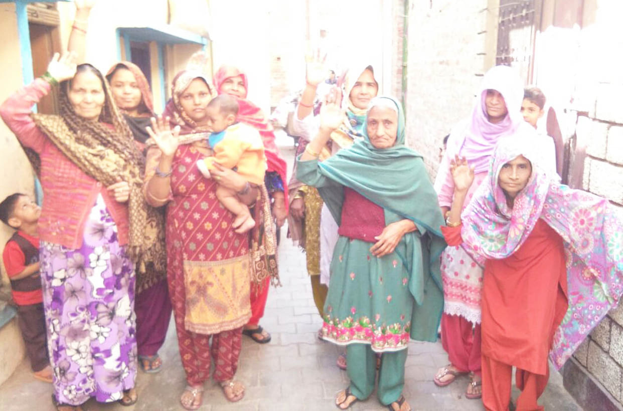 Women's protest on contaminated water supply