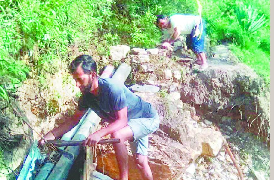 Save paddy crop are themselves canal repair