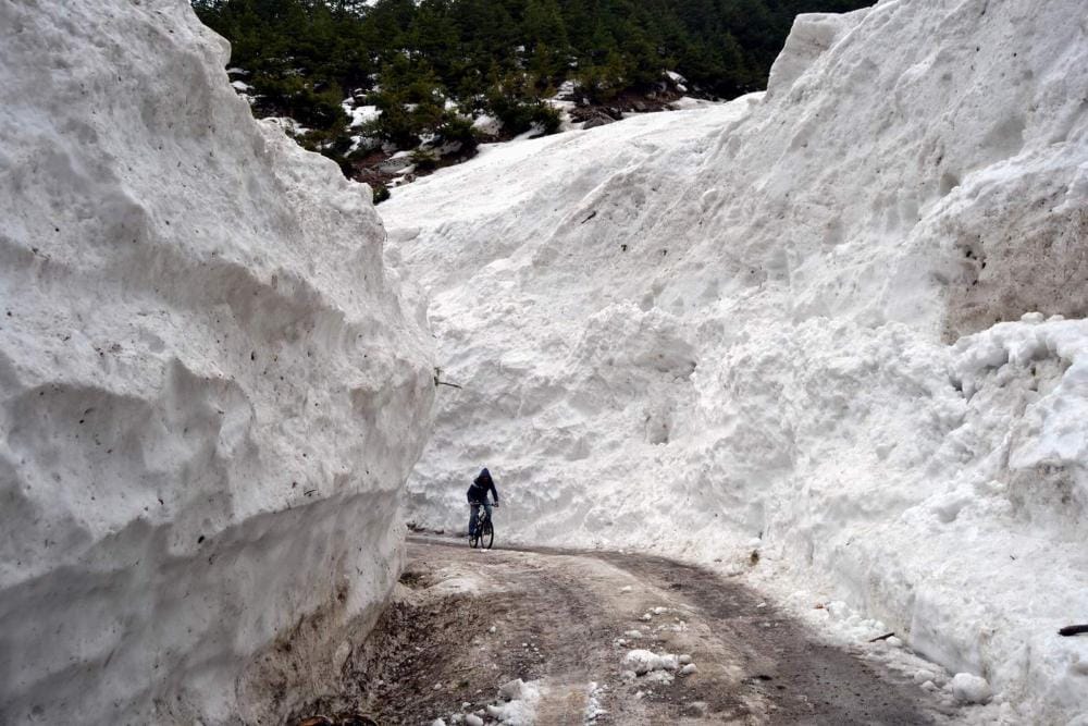 devotee can note see snow on char dham yatra route