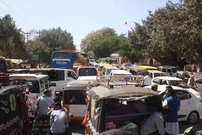 traffic jam in vrindavan