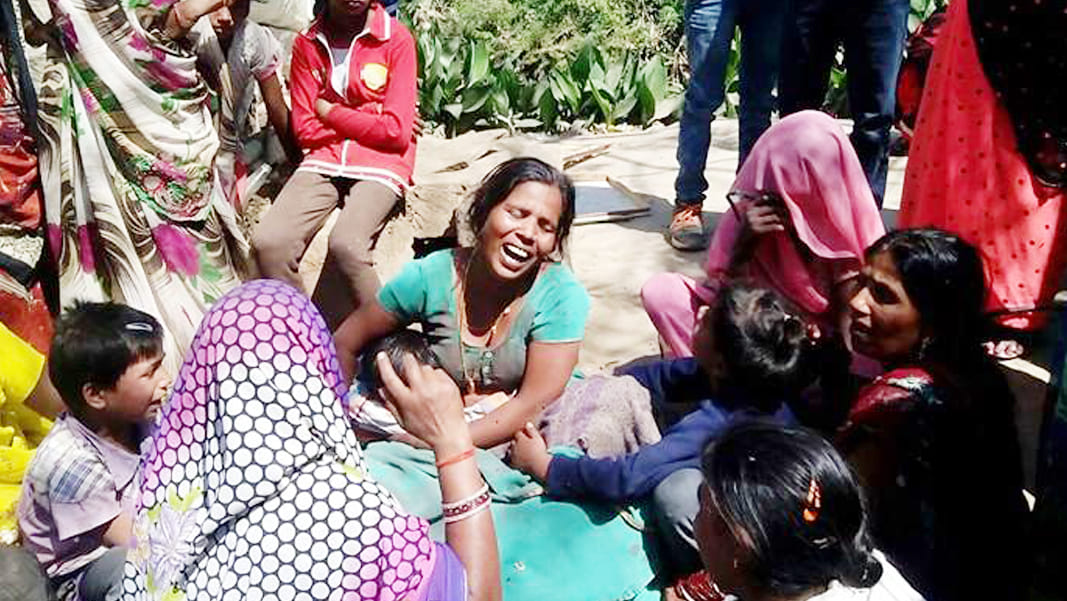 child was killed in accident family members blocked highway