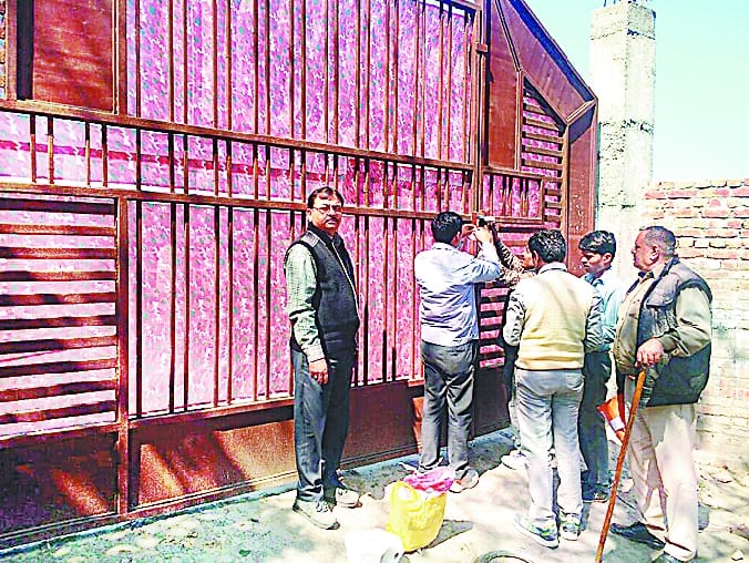Seal placed on three illegal constructions