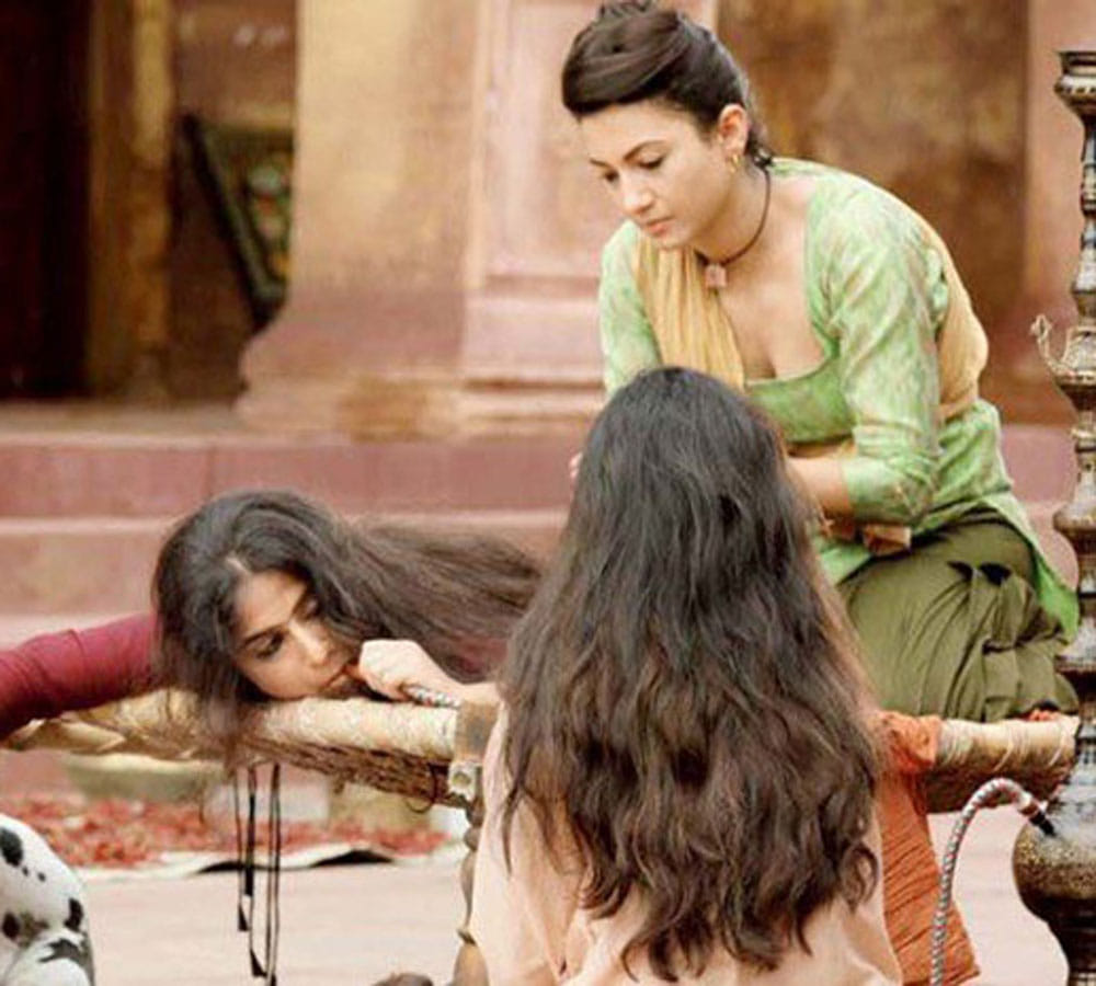 vidya balan film begum jaan first look released