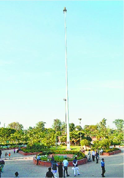 Who lifted the top tricolor from Meerut, no sleep officer