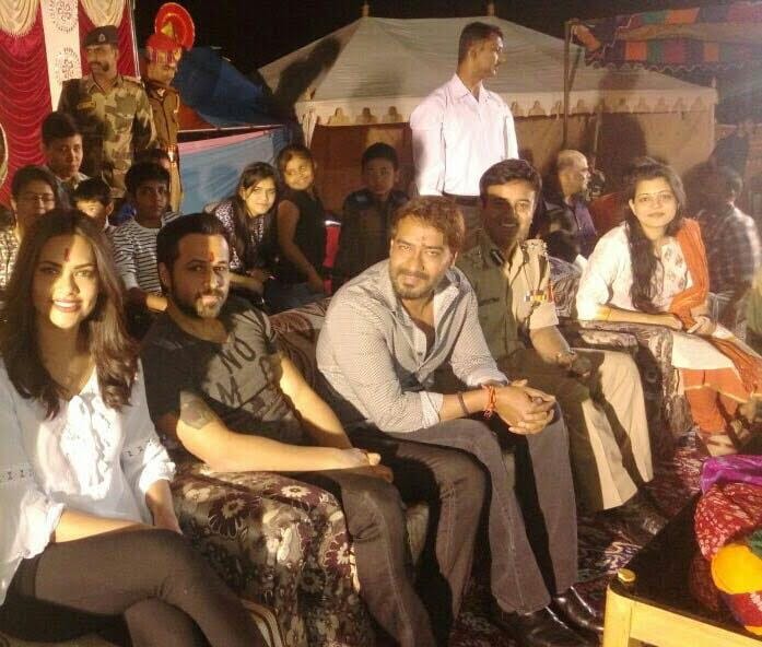 Ajay Devgan arrived between the soldiers
