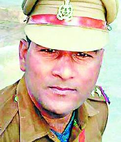 Bike riders entered in saving car tanker, killing inspector