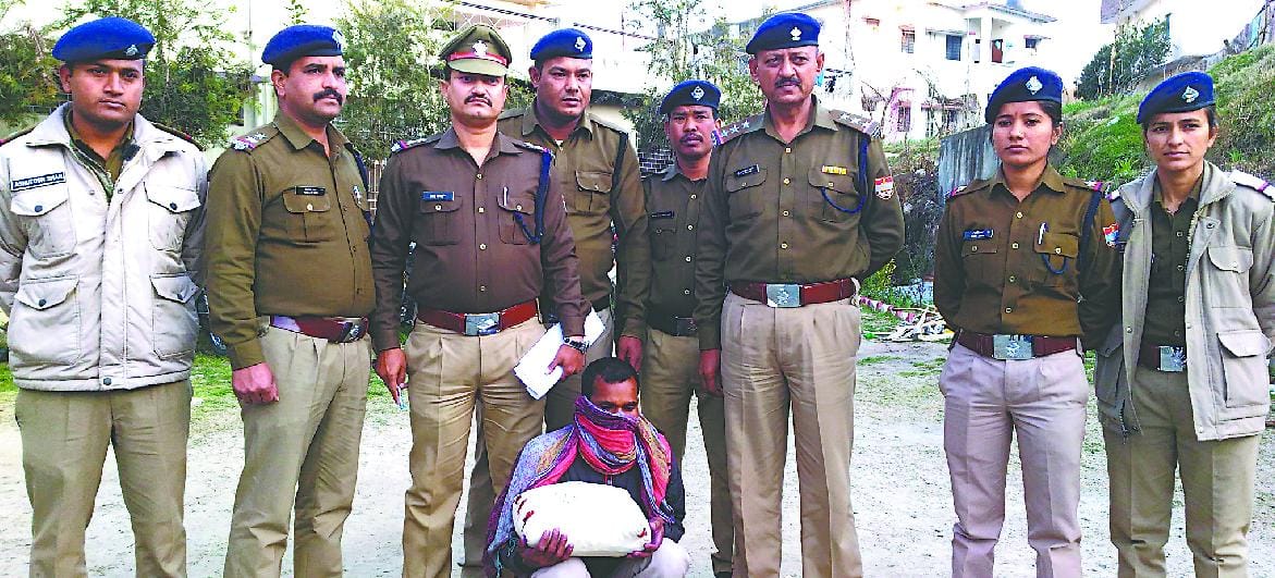 One arrested including three and a half kilos of charas