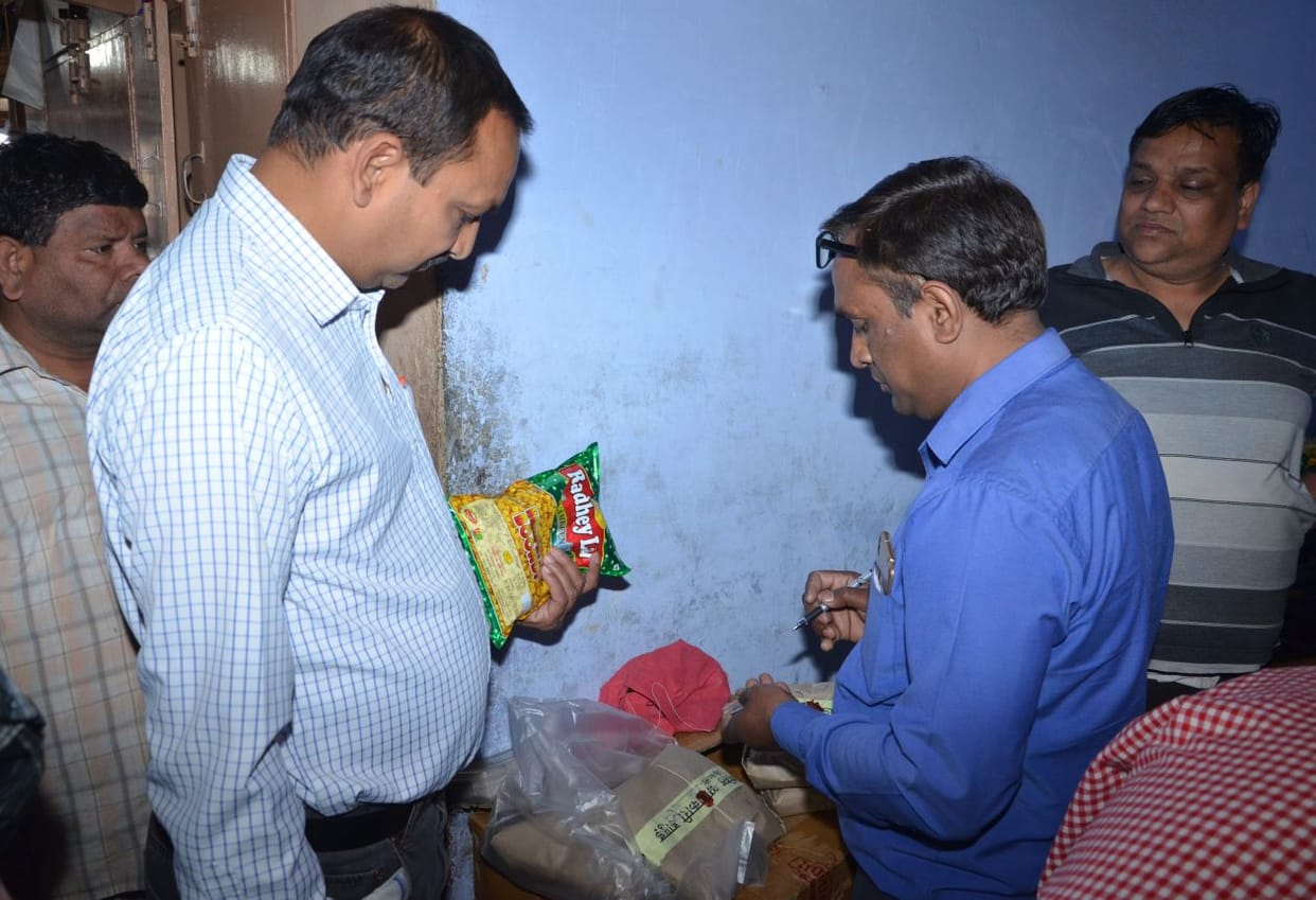 Seize 168 bottles of soy sauce in Lukarkganj