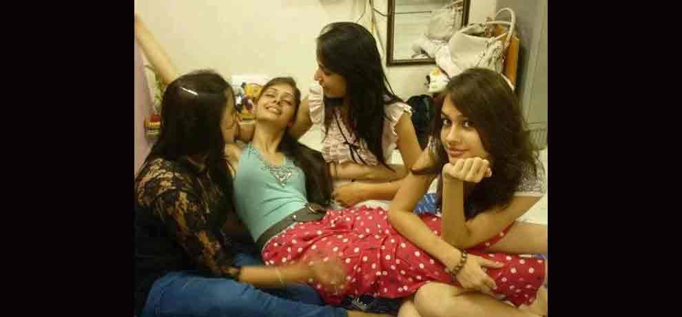 what alone girls do in hostel when they are free, know here